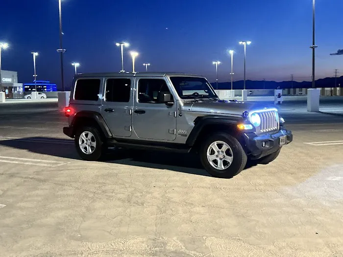 Neon City Car Rental Picture 8