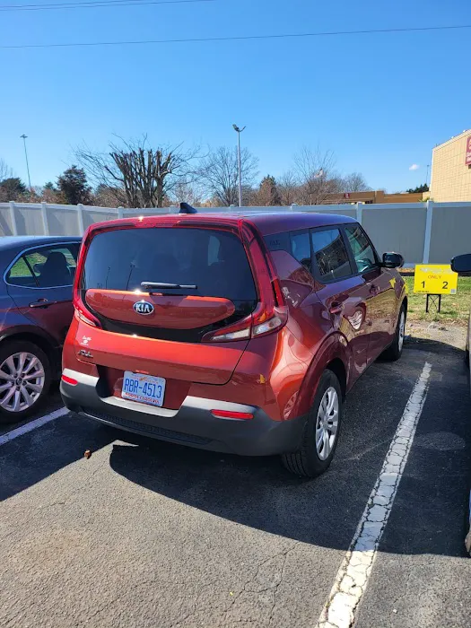 Mega MC, Rent a Car Picture 9