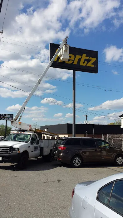 Hertz Car Rental - Charlotte - East Independence Boulevard Picture 2
