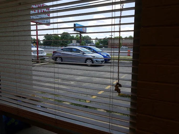 Hertz Car Rental - Charlotte - East Independence Boulevard Picture 9