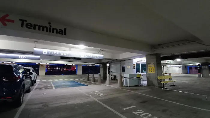Hertz Car Rental - Charlotte - Charlotte Douglas International Airport (CLT) Picture 1