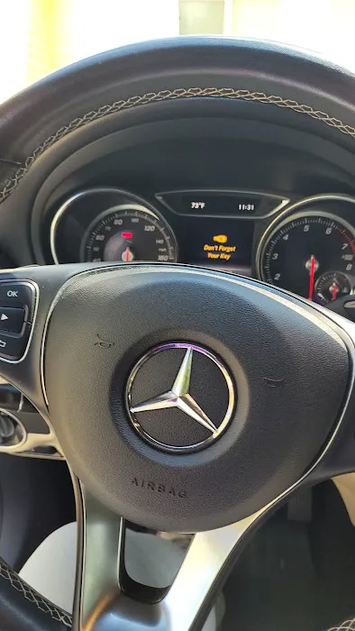 Level Up Rent A Car Picture 3