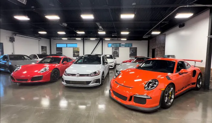 AAG LUXURY CAR RENTALS Picture 6