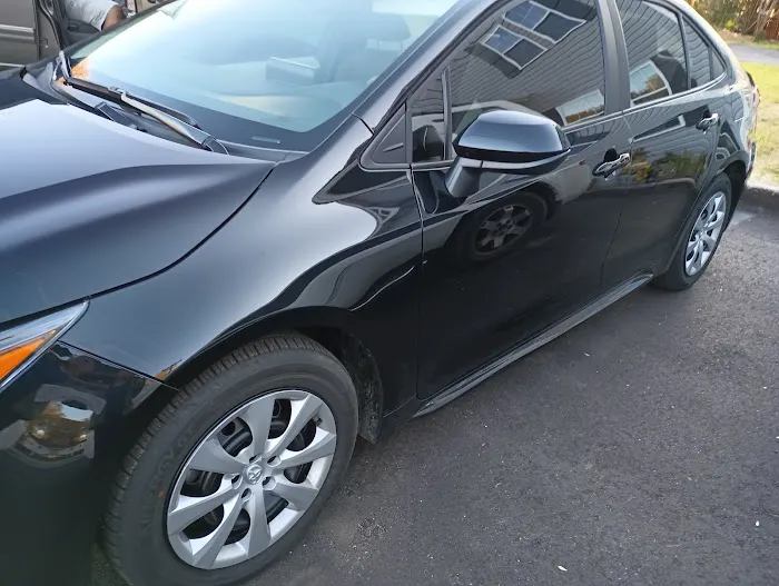 Family Car Rental Picture 2
