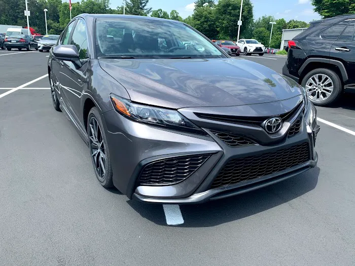 Mike Johnson's Hickory Toyota Rental Department Picture 4