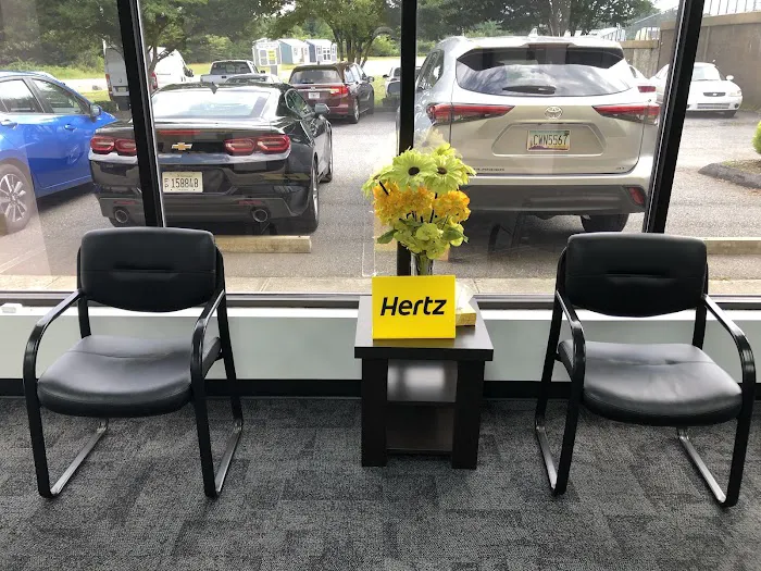 Hertz Car Rental - Hickory - Us Highway 70 Se Picture 6
