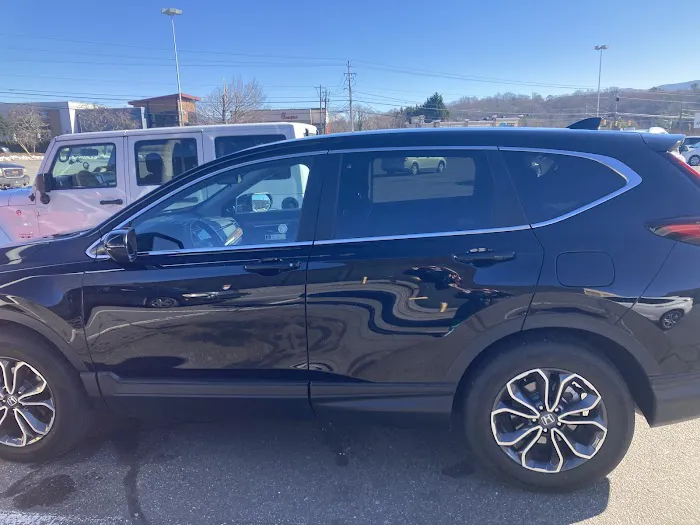Avis Car Rental Picture 2
