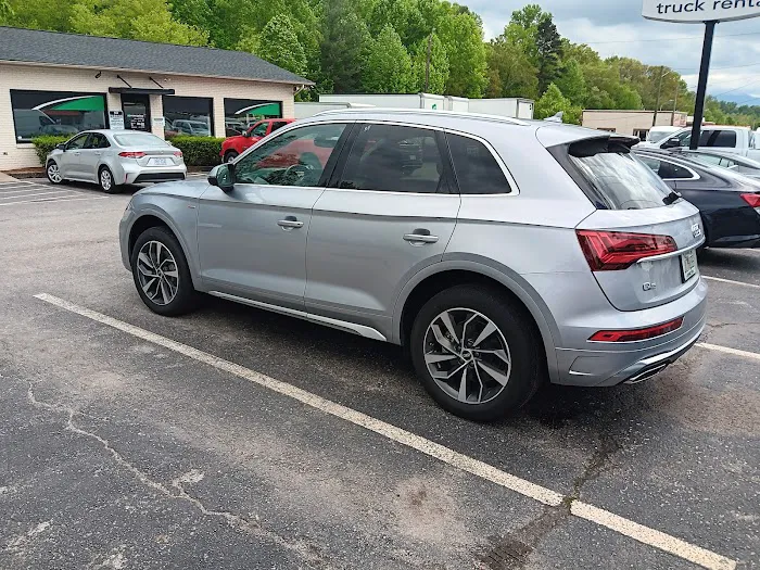 Enterprise Rent-A-Car Picture 1