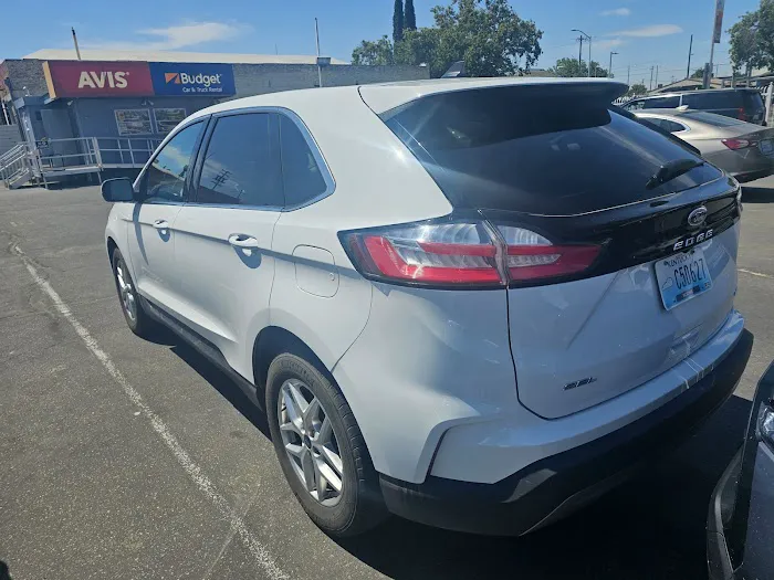Avis Car Rental Picture 3