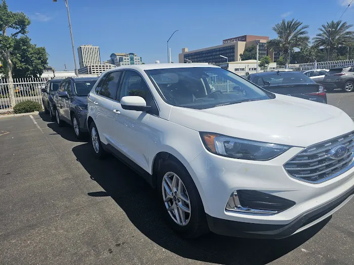 Avis Car Rental Picture 2