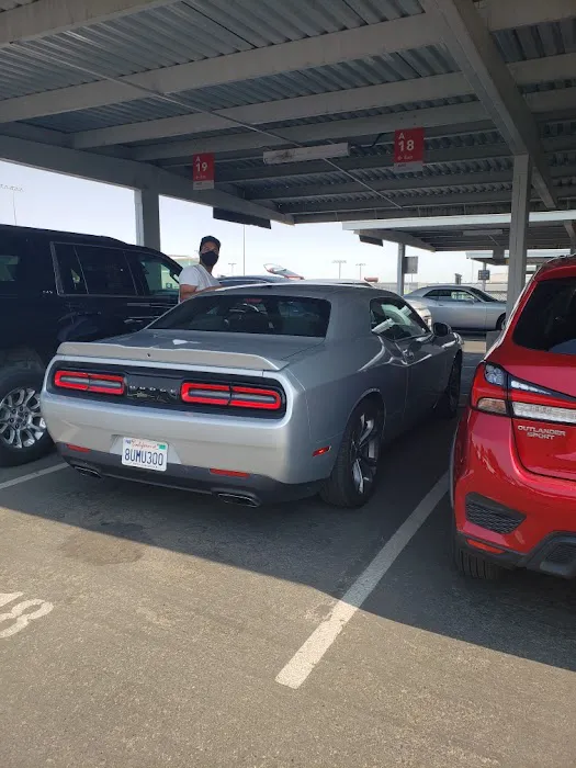 Thrifty Car Rental - Fresno Yosemite International Airport Picture 8