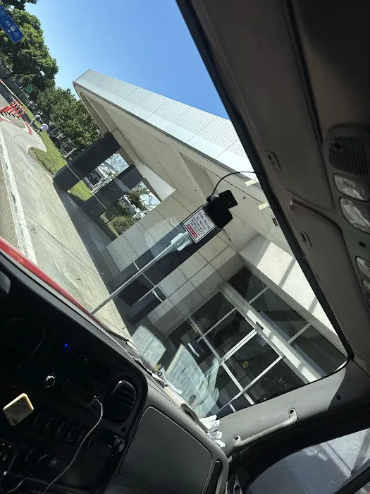 Hertz Car Rental - Fresno - Fresno Yosemite International Airport (FAT) Picture 8