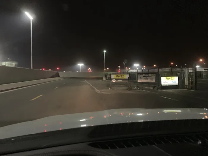 Hertz Car Rental - Fresno - Fresno Yosemite International Airport (FAT) Picture 7