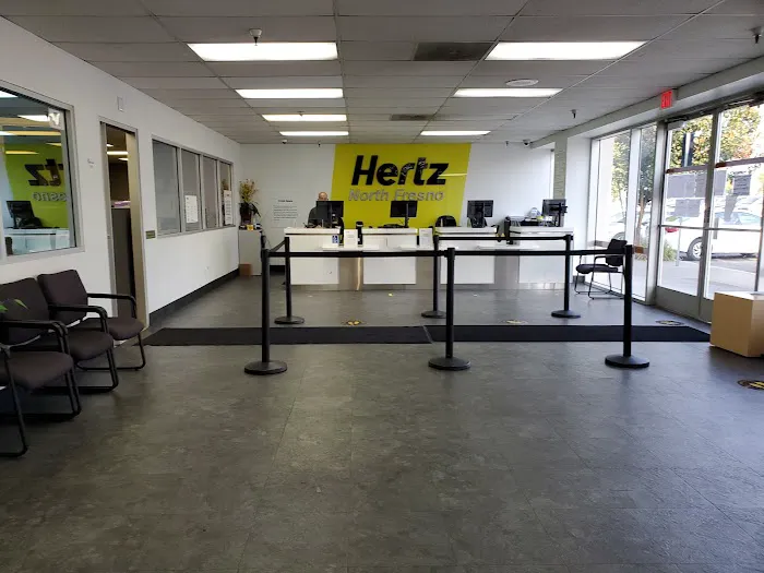 Hertz Car Rental - Fresno - E Auto Center Drive Picture 5