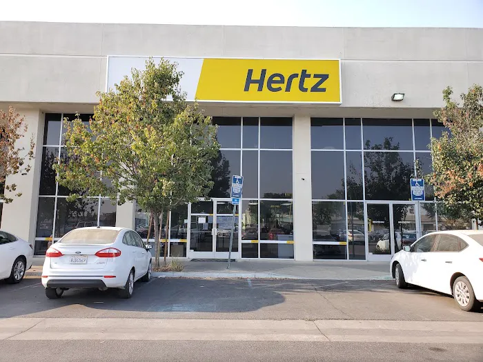 Hertz Car Rental - Fresno - E Auto Center Drive Picture 8