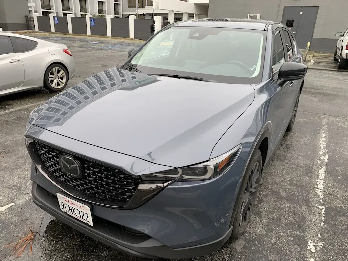 AVIS Car Rental AVSJ1 Picture 6