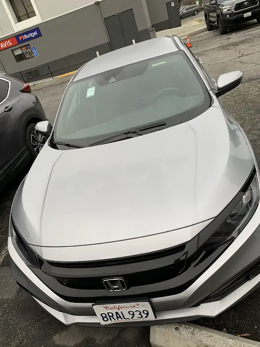 AVIS Car Rental AVSJ1 Picture 4