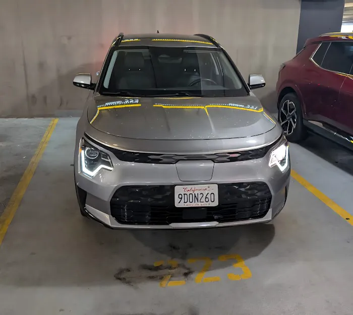 Hertz Car Rental Picture 1