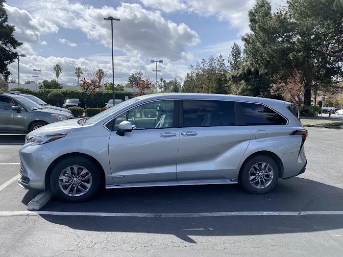 Avis Car Rental Picture 6