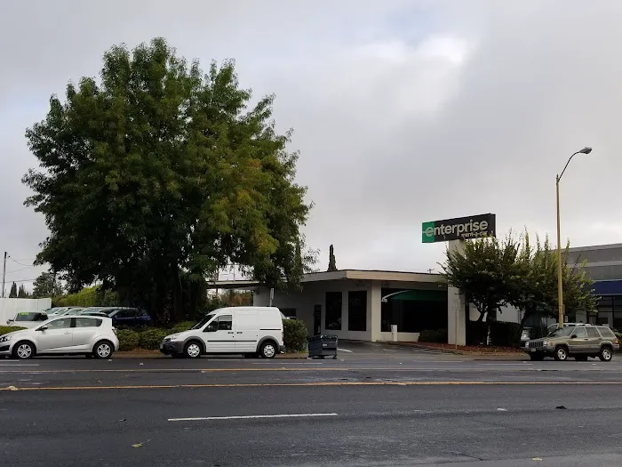 Enterprise Rent-A-Car Picture 9