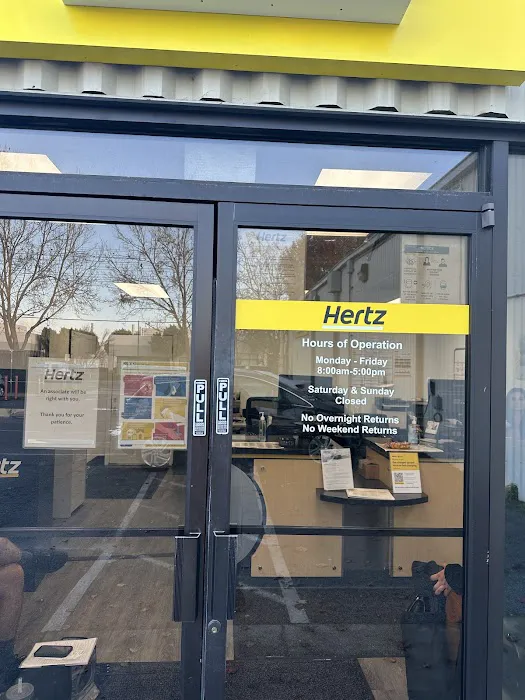 Hertz Car Rental - Santa Clara - Walsh Avenue Picture 5
