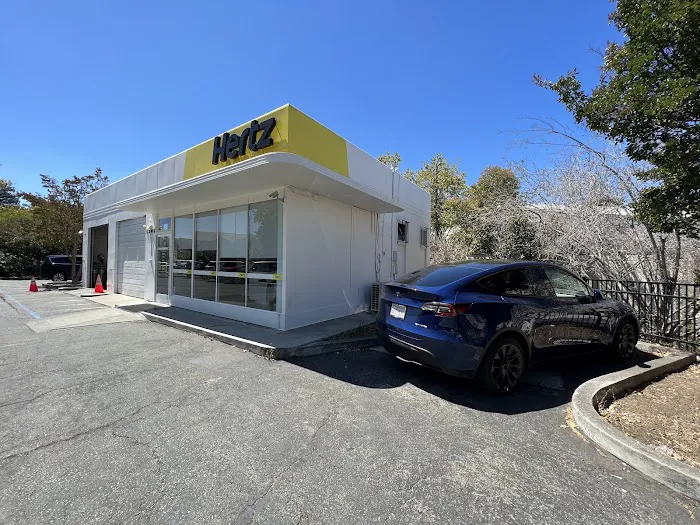 Hertz Car Rental - Mountain View - El Camino Real Picture 1