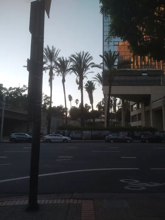 Hertz Car Rental - Los Angeles - Westin Bonaventure Picture 5