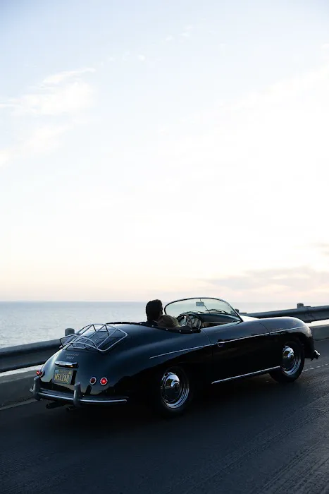 Hollywood Classic Cars Picture 7