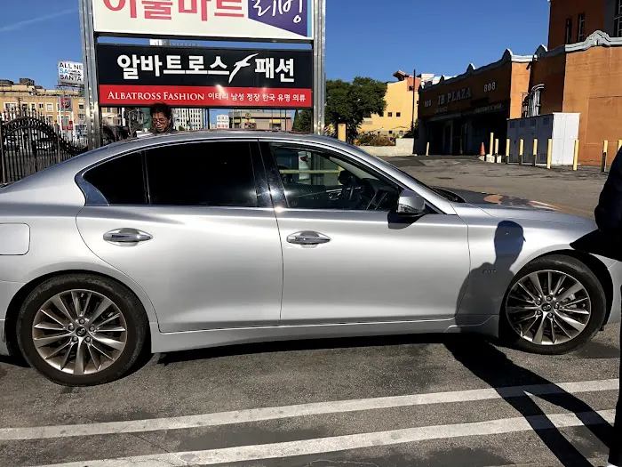 Lee Car Rental Picture 2