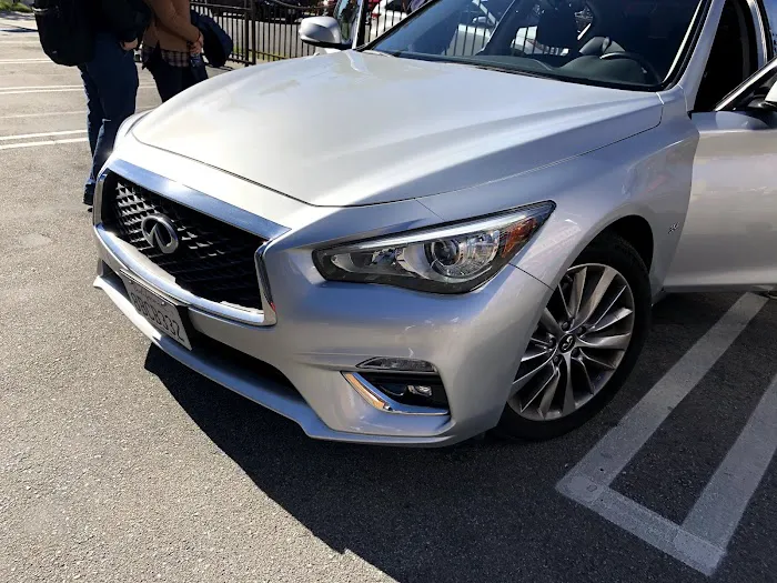 Lee Car Rental Picture 1