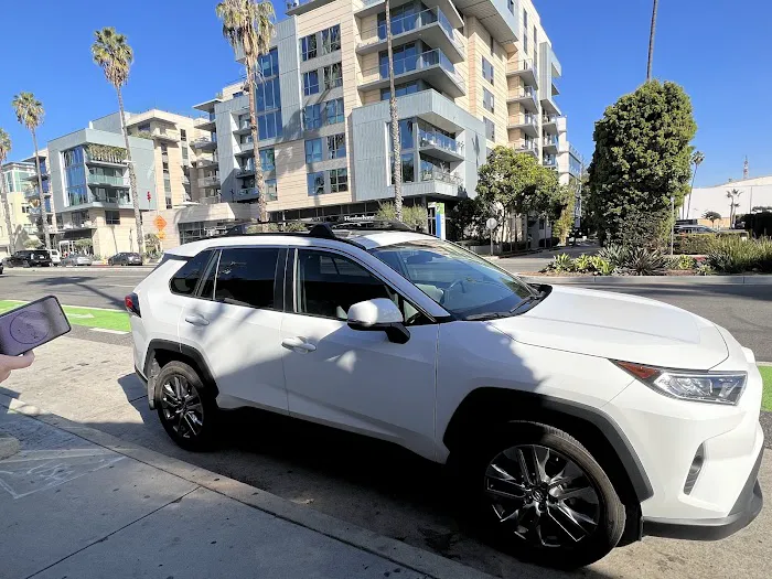 New Ktown Rental Car Picture 5
