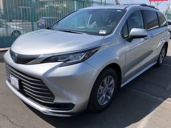 New Ktown Rental Car Picture 7