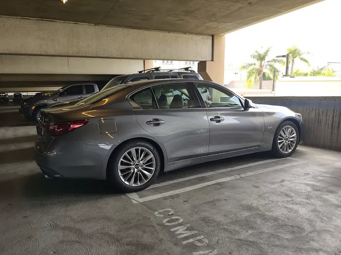 Enterprise Rent-A-Car Picture 1