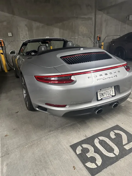 Rent Auto House Picture 1