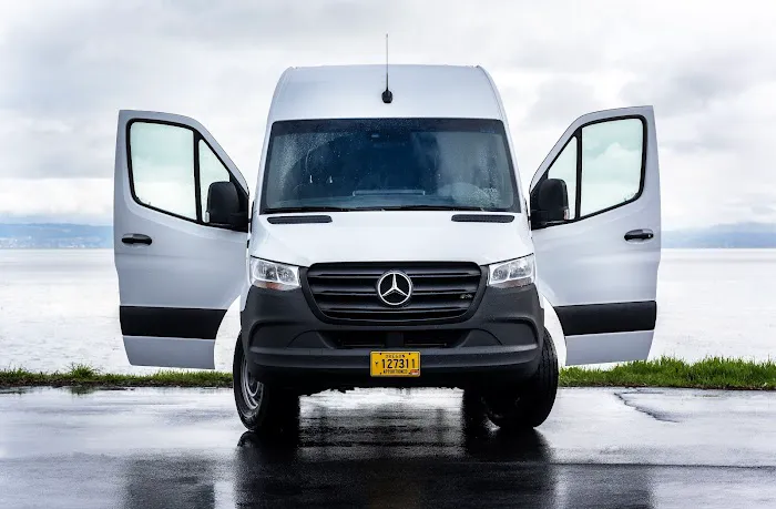 Bandago Van Rental Picture 4