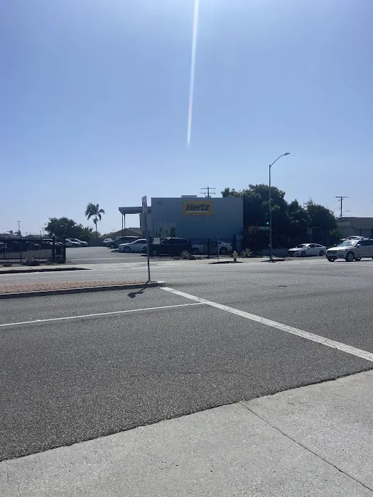 Hertz Truck Rental - Gardena Box Truck Rentals - W Redondo Beach Boulevard Picture 9