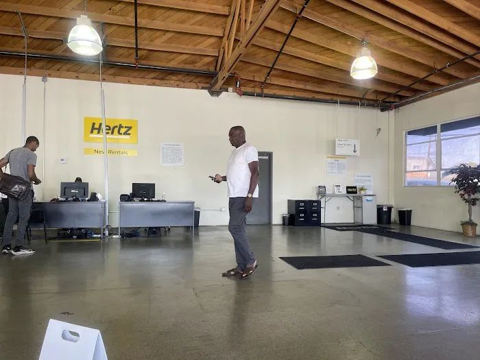 Uber Car Rentals by Hertz Picture 4