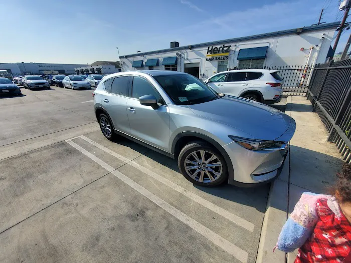 Uber Car Rentals by Hertz Picture 6