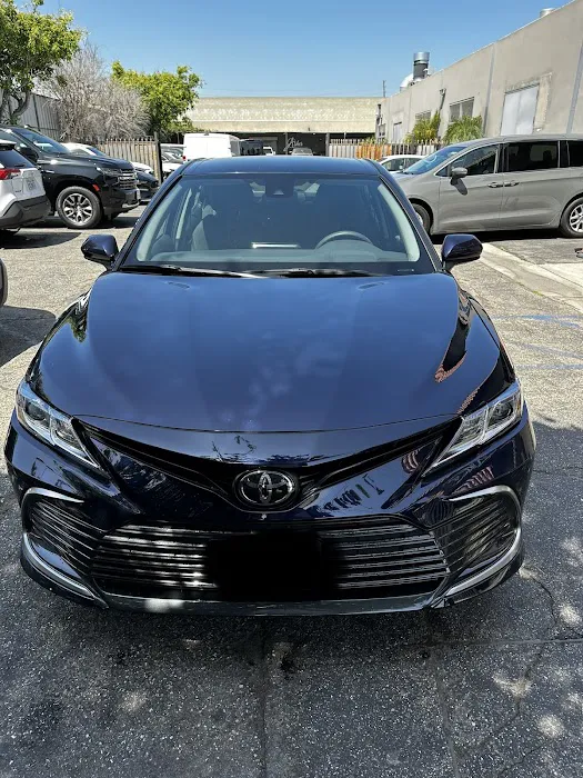 Black & White Car Rental | LAX Picture 3