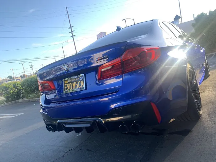 Black & Blue Luxury Sport Rentals Inc Picture 1
