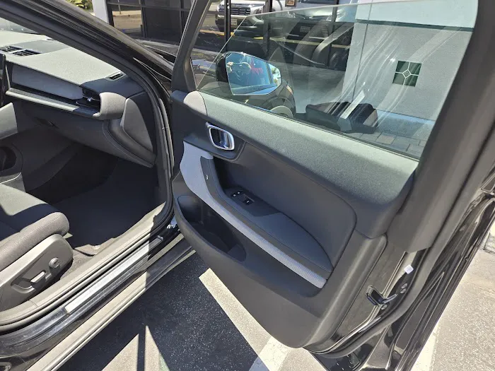 Hertz Car Rental - Redondo Beach - Aviation Boulevard Picture 10