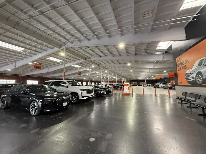 SIXT Rent a Car Los Angeles Int Airport Picture 1