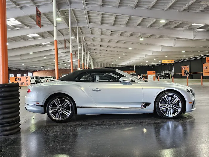 SIXT Rent a Car Los Angeles Int Airport Picture 9