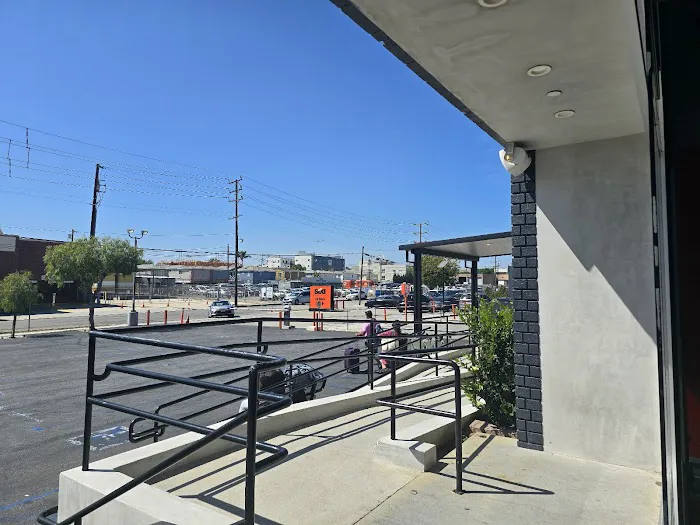 SIXT Rent a Car Los Angeles Int Airport Picture 10
