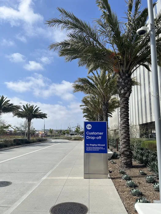 LAX Rental Car Center Customer Pickup/Drop-off Picture 1