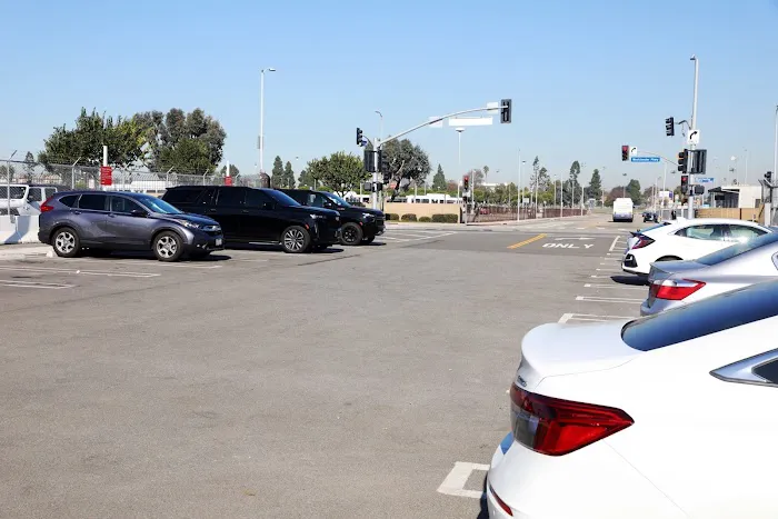 Avis Car Rental Picture 2