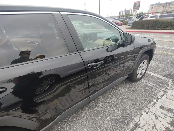 Avis Car Rental Picture 9