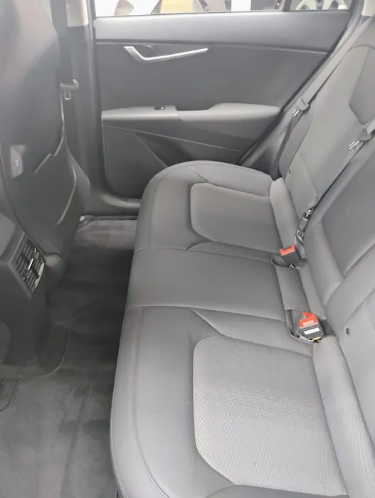 Avis Car Rental Picture 4