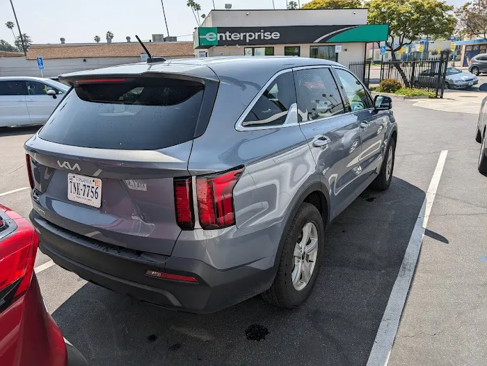 Enterprise Rent-A-Car Picture 7