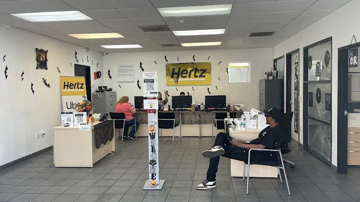 Hertz Car Rental - Pasadena - E Colorado Boulevard Picture 2
